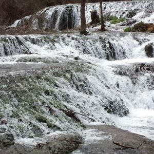 Catarata en el Monasterio de Piedra