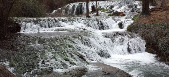 Catarata en el Monasterio de Piedra