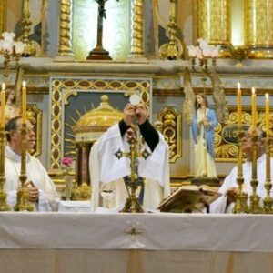 Apaga y vámonos, una apuesta por ser capellán