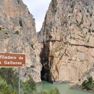 Vista del Desfiladero de los Gaitanes desde la carretera